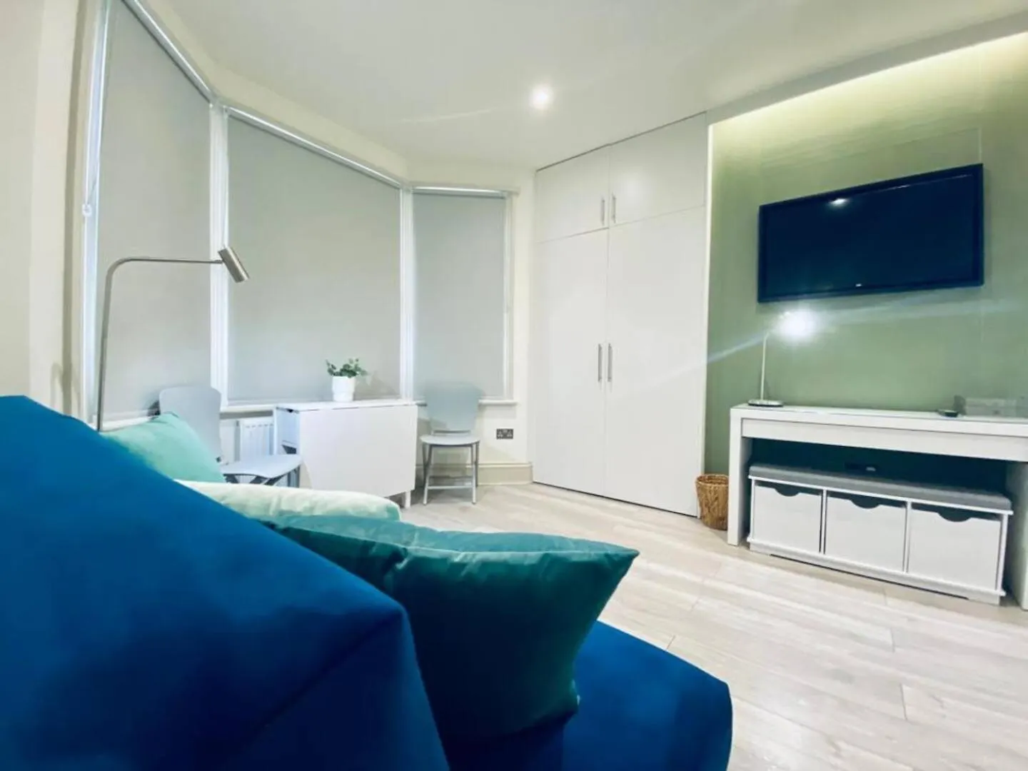 ברייטון Apt 06 Stylish Studio Steps From Beach, Cafe'S & Bar'S